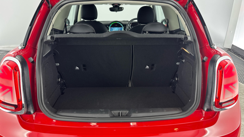 MINI Hatchback 1.5 Cooper Classic Premium 3dr Petrol Hatchback